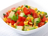 Pourquoi la salade de semoule au maïs et à la tomate est le plat d’été dont tout le monde parle
