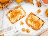 Tartine crémeuse au chèvre et miel de montagne : douce, salée et d’une simplicité frappante