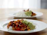 Burrito « bowl » mexicain dans une assiette (vegan)