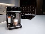 DeLonghi Rivelia vs Jura, quelle est la meilleure marque de machine à café ? 5 critères essentiels à connaître