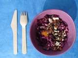 Salade pourpre au chou ou purple slaw, sauce au tofu soyeux