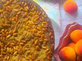 Gâteau moelleux aux abricots et aux pignons de pin