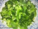 Chinoise (45) : Brocolis sautés à l’ail (蒜茸西兰花)