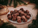 Truffes au chocolat praliné maison, gourmandises festives