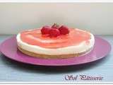 Cheesecake au chocolat blanc et coulis de fraises - Cheesecake de chocolate branco e coulis de morangos