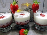 Verrines mousse fraises et sirop de coquelicot
