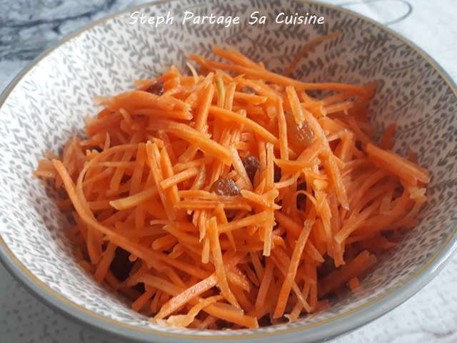 Salade de carottes râpées et sa vinaigrette au jus d'orange - Chez Vanda