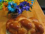 Challah, un pain brioché tressé sans beurre (cuisine juive)