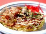 D'Okonomiyaki entre pancake et pizza au jambon bacon et fromage (Japon)