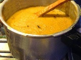 Haleem, une soupe daal à l'agneau, lentilles et blé, épicée (Pakistan, Inde..)