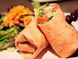 Vegan:  wrap à la salade grecque tomates, concombres, feta.. (Grèce)
