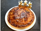 Galette des rois aux pommes à la crème d'amandes - Recette en vidéo