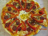 Pizza au chorizo, poivrons et oeufs