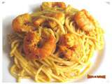 Spaghetti aux crevettes, sauce au yaourt et épices