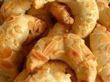 Croissants aux amandes gateaux algerien,pâte sans levure