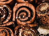 Cinnamon rolls au chocolat et glaçage au chocolat