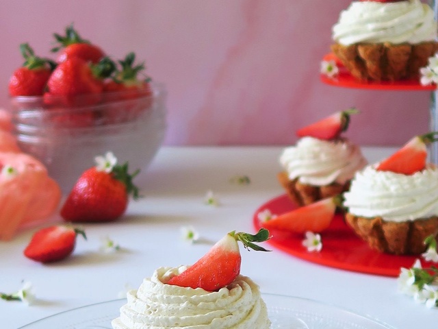 Naked cake aux fraises - recette de gâteau festif