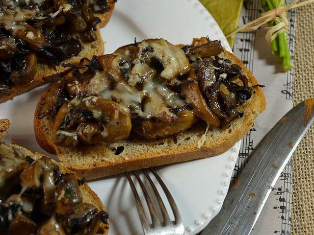 croute-aux-champignons-et-creme-de-truffe.640x480.jpg