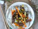 Salade de boeuf, carotte, courgette et nouilles de riz