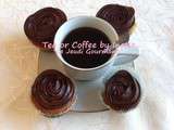 Café allongé avec des Cupcakes Vanille & Chocolat