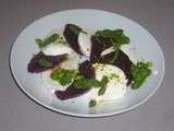 Carpaccio ou salade de betterave à la mozzarella et son pesto de basilic aux pistaches