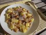 Salade de harengs fumés aux pommes de terre et oignons rouges