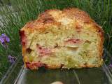 Dessert : Cake à la rhubarbe et aux fraises en crumble
