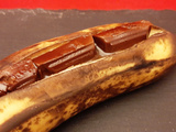 Banane au four et chocolat fondu. Une recette de dessert pour les enfants