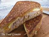 Sandwich grillé au fromage et porc effiloché
