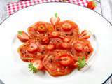 Carpaccio de tomate et fraise à l’huile de vanille & poivre Sarawak