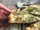 Pizza courgette, oignon, mozza & gorgonzola