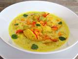 Soupe de poulet curry coco