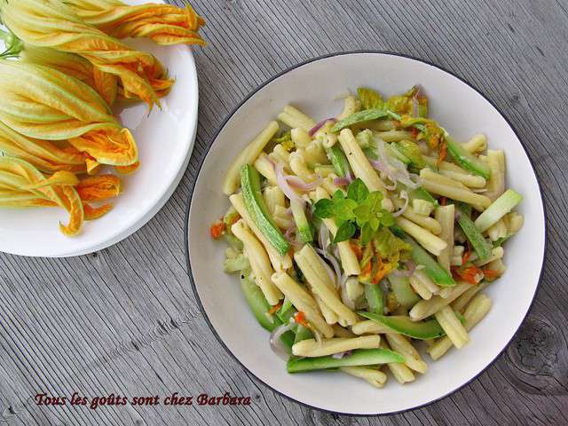 Belle salade printanière, sauce citron et fanes de radis - La fée Stéphanie