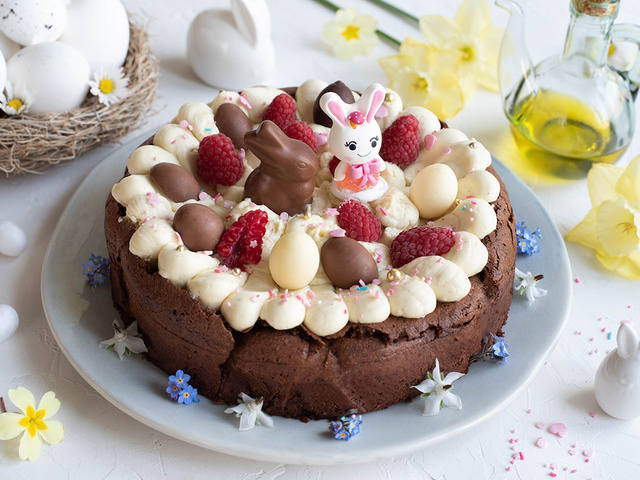 Un gâteau Minnie Mouse et recette de la ganache Kinder - Les