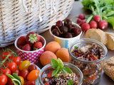 Salade de pâtes, poivrons grillés et tapenade