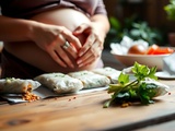 Peut-on manger des nems enceinte ? Ce que dit la nutrition