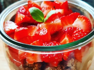Trifle fraises creme dessert speculoos et pain d'epices