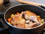 Lapin en cocotte minute : Recette facile au vin blanc et moutarde