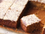 Gâteau libanais à la mélasse de caroube et à l'anis (sfouf bi Debes)