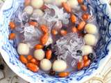 Soupe sucrée chinoises aux graines de lotus et baies de goji