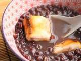 Zenzaï: soupe sucrée de haricots rouges et mochi grillé, comme au Japon