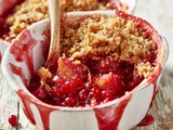 Crumble fraises-groseilles croustillant