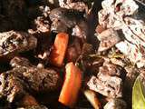 Vegan food.Le boeuf -carotte pour végétarien:protéines de soja,champignons de paris,carottes.Végan food