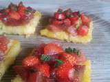 Tartare de tomates et fraises sur carrés de polenta