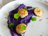 Noix de saint-Jacques poêlées, purée de chou rouge au gingembre