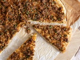 Pizza à la viande d’agneau, façon lahmacun turc