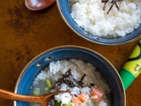 Uzume meshi (う ず め 飯) (2 versions: fruit de mer ou viande)