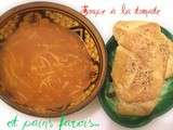 Délicieuse soupe à la tomate - coriandre - vermicelle et se petits pains farcis