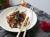 Spaghettis à la mode japonaise aux champignons et lardons