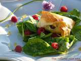 Bonnotte de Noirmoutier et bigorneaux en papillotte, salade de pousses d'épinard